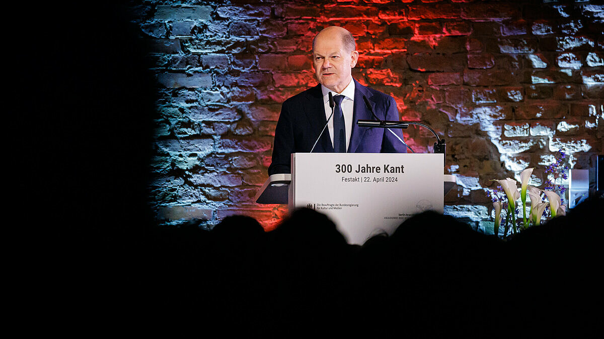 Bundeskanzler Olaf Scholz hielt anlässlich des 300. Geburtstages von Immanuel Kant die Festrede "Aus gegebenem Anlass: Gedanken zu Kants Entwurf 'Zum ewigen Frieden'"