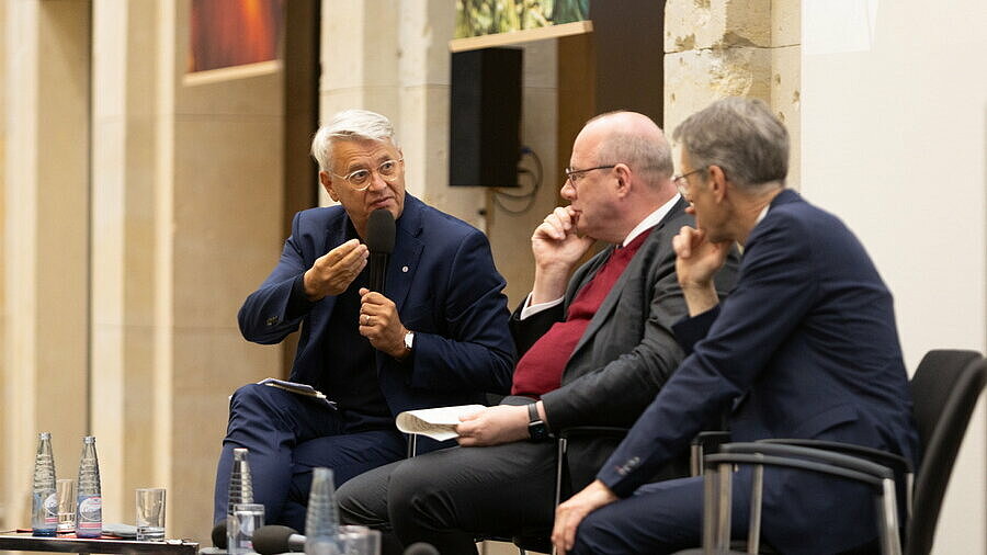 Podiumsdiskussion "Zur Zukunftsfähigkeit des deutschen Wissenschaftssystems" am 28. Mai 2025 in der BBAW. Eine gemeinsame Veranstaltung mit Stifterverband und Volkswagenstiftung.