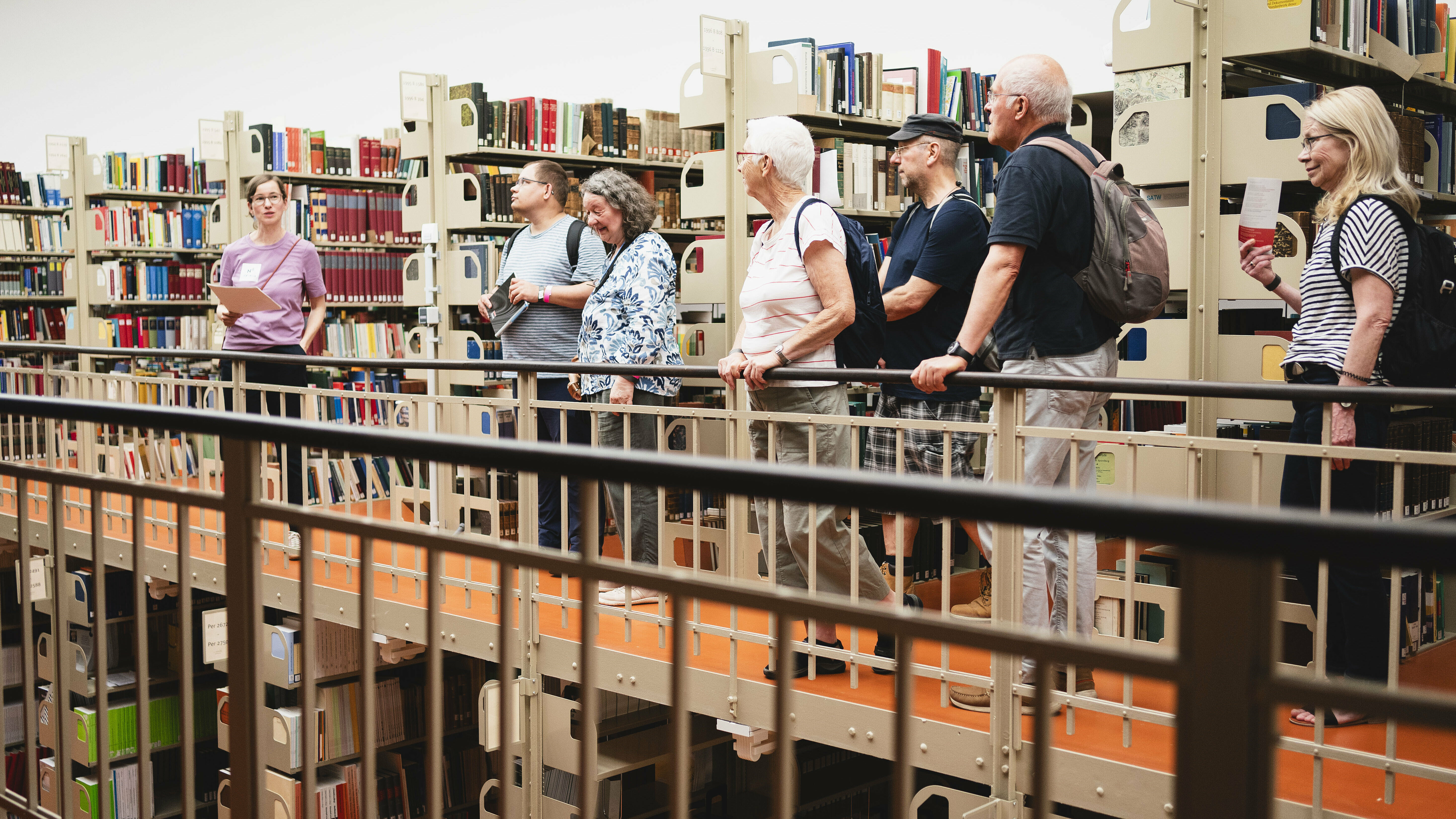 Führung durch die Bibliothek