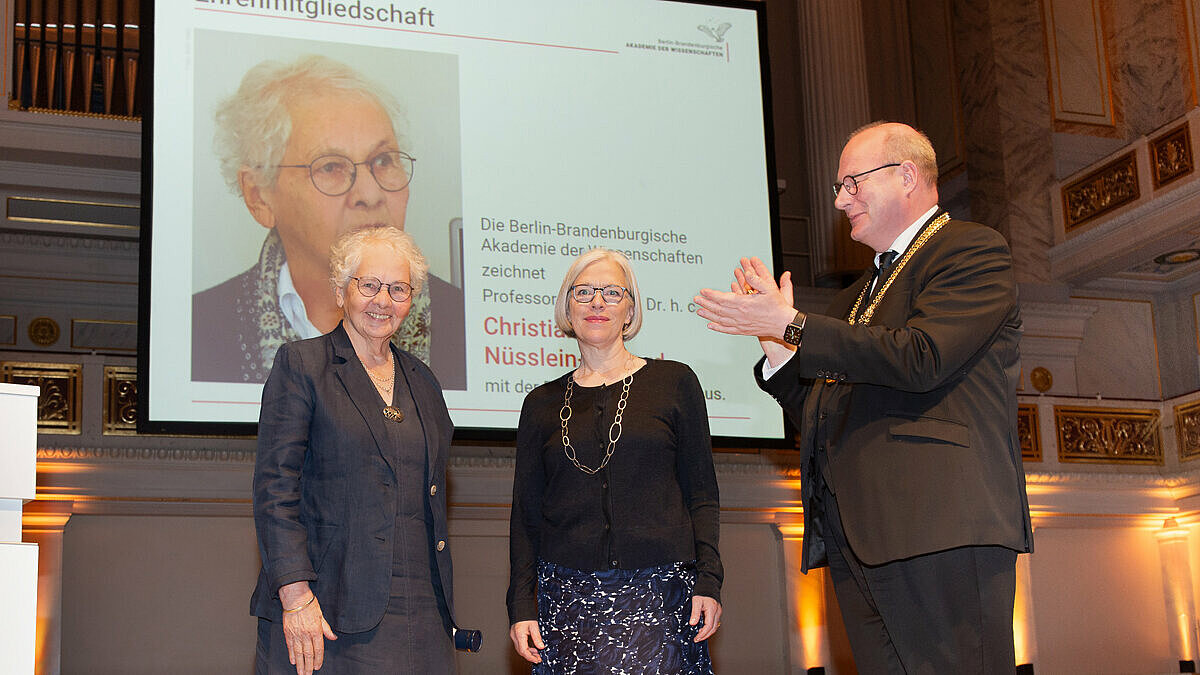 Nobelpreisträgerin Christiane Nüsslein-Volhard wurde beim diesjährigen Leibniztag mit der Ehrenmitgliedschaft ausgezeichnet.