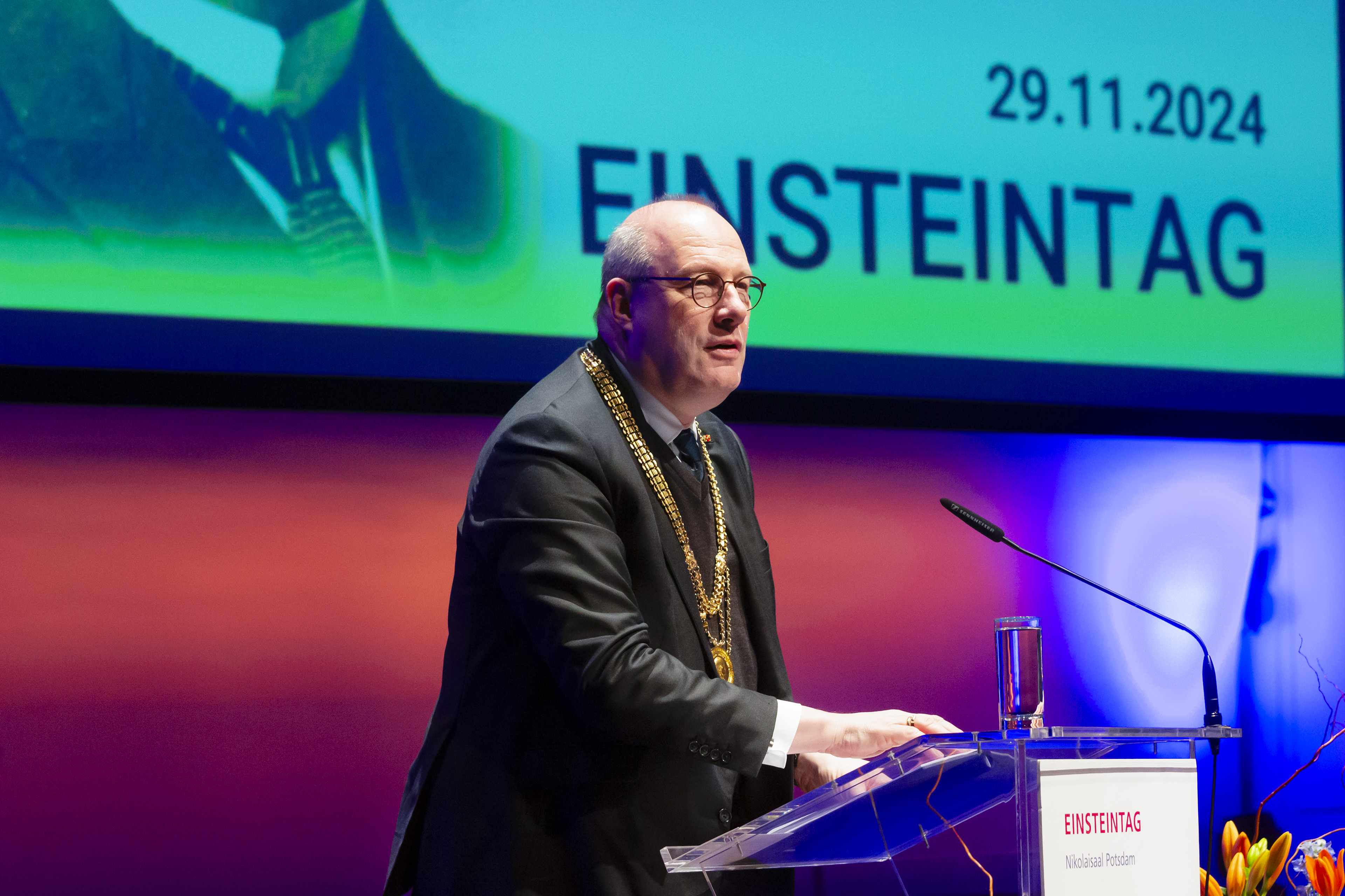 Akademiepräsident Christoph Markschies spricht auf dem Einsteintag 2024.