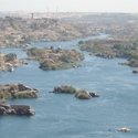 Der Nil in Aswân. Inschriften und Heiligtümer